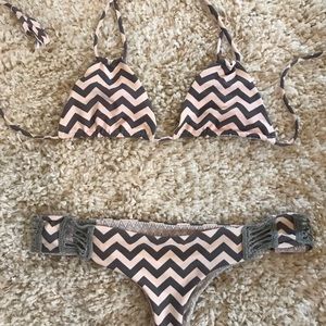 ACACIA Tribal chevron set